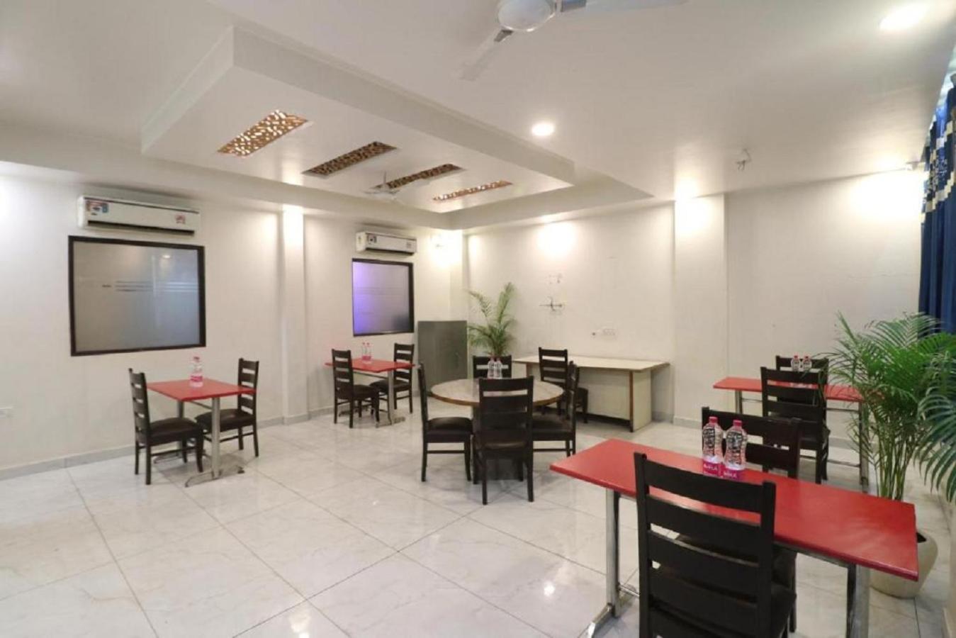 Hotel Skywood At Airport New Delhi Eksteriør billede
