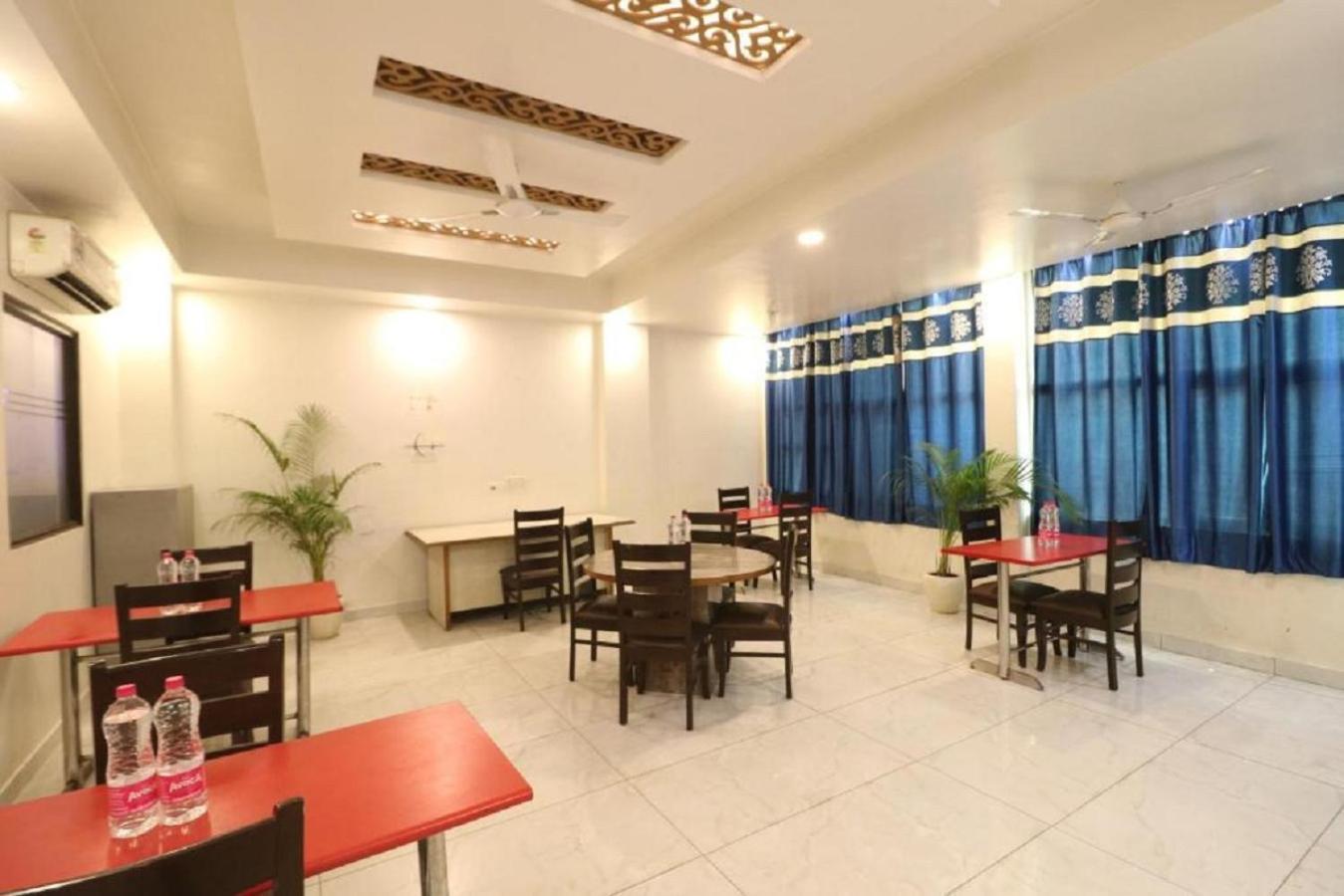Hotel Skywood At Airport New Delhi Eksteriør billede